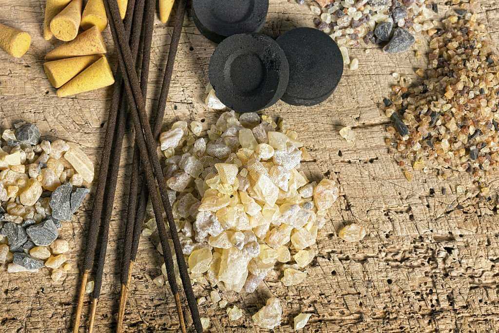 type of incense Each type of incense will have a different scent.