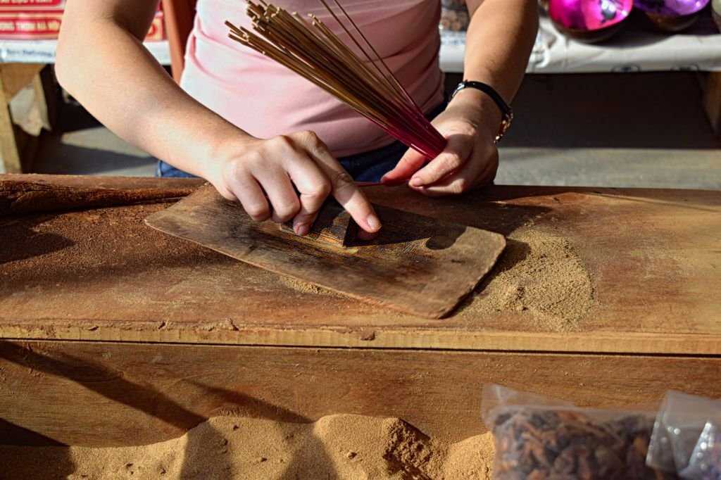make your own incense at home You can also make your own incense at home to ensure the quality of the incense you burn.