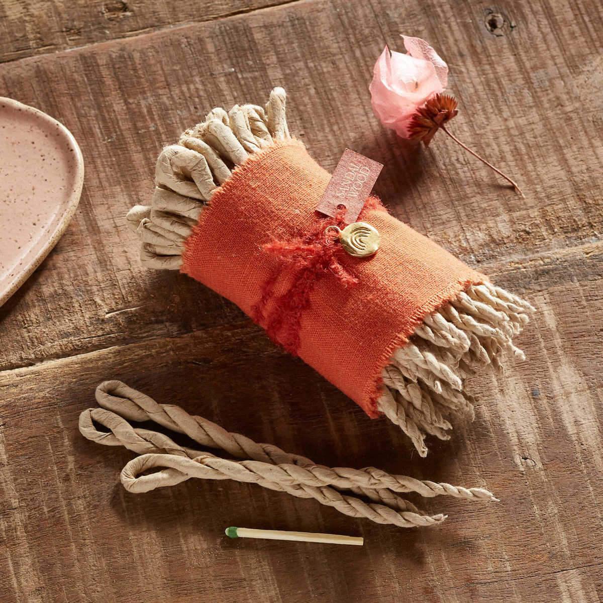 store rope incense Rope incense is very susceptible to moisture, so please store them carefully.
