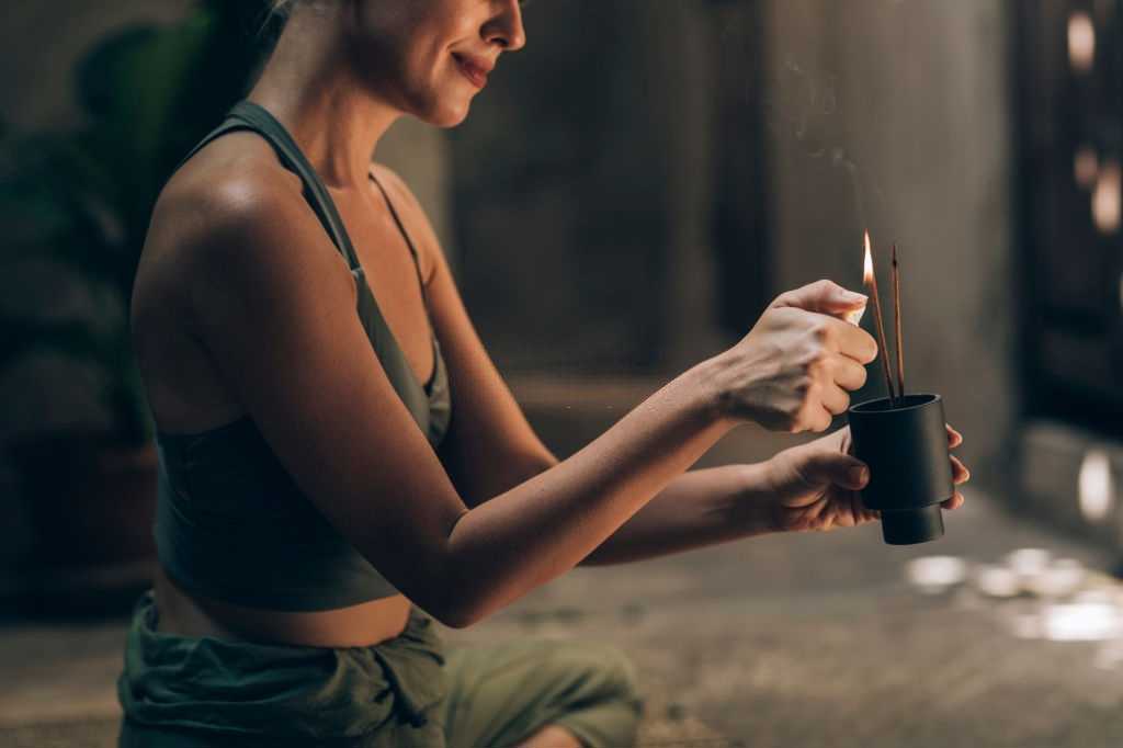 Mint incense is suitable for relaxation Mint incense is suitable for many occasions especially relaxation and yoga practice.