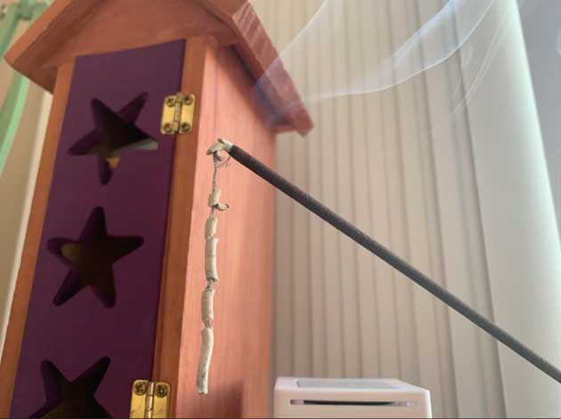 incense ashes hang In some rarer cases, incense ashes will hang in chunks.