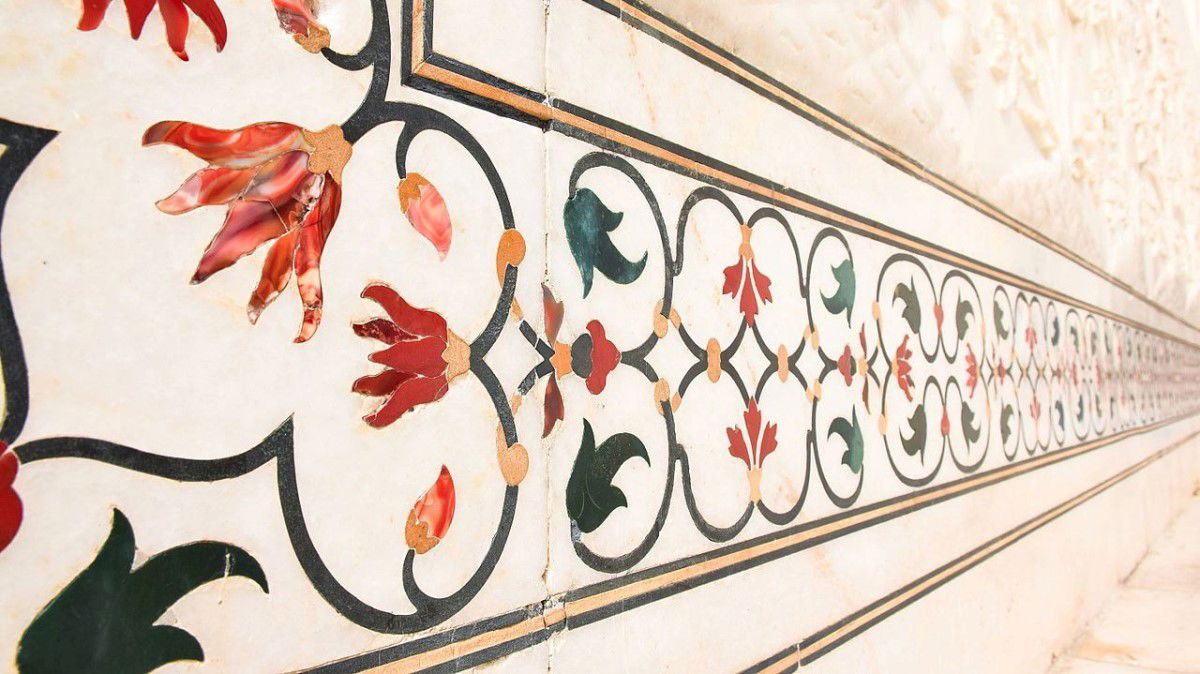 Lotus as decorative Lotus as decorative motif in pietra dura, Taj Mahal, India