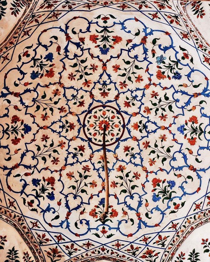 Stylized petals of lotus motif Stylized petals of lotus motif - Dome interior of Shahi Mosque Chiniot, Pakistan