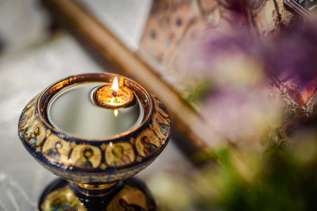 Pine incense helps you focus more on meditation and yoga.