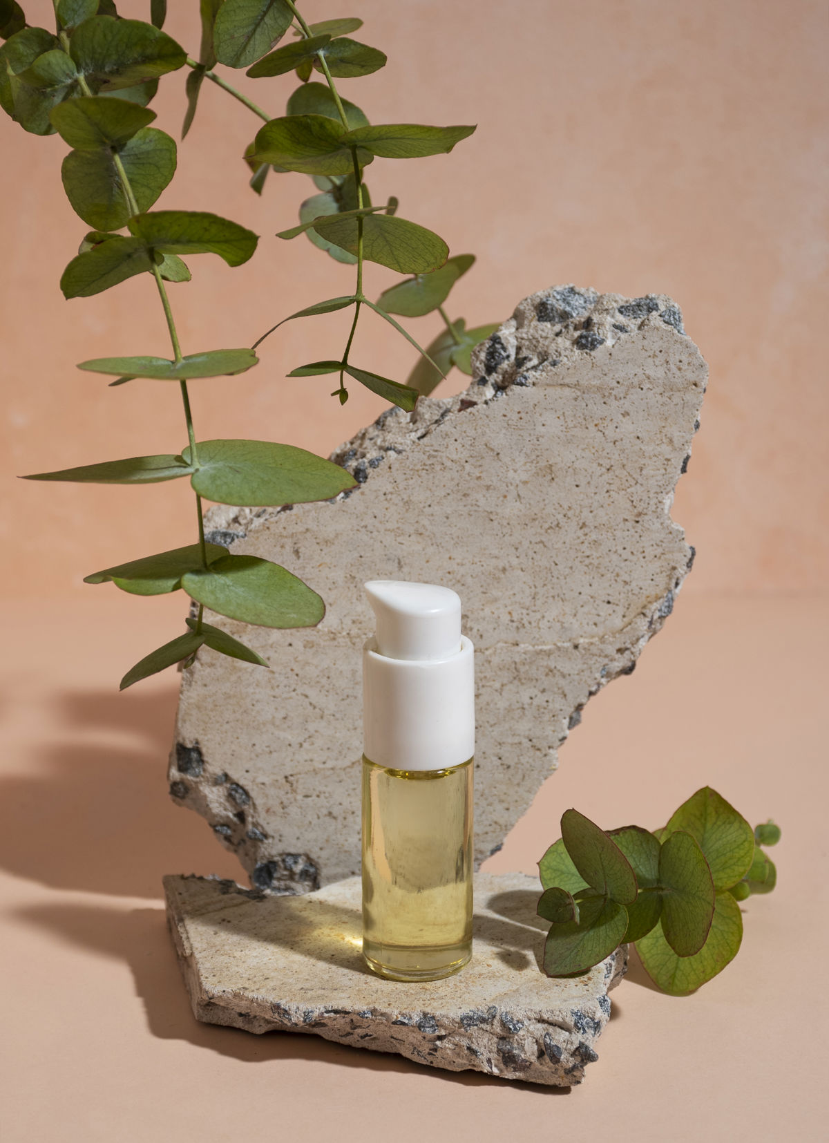 Eucalyptus oil Eucalyptus oil is known for its antiseptic and anti-inflammatory properties, making it an ideal home remedy for a variety of ailments.