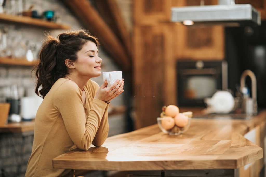 Vanilla incense create a romantic atmosphere Vanilla incense helps to create a romantic atmosphere.