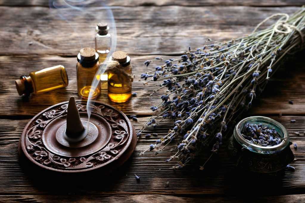 Lavender incense has many spiritual meanings Lavender incense has many spiritual meanings