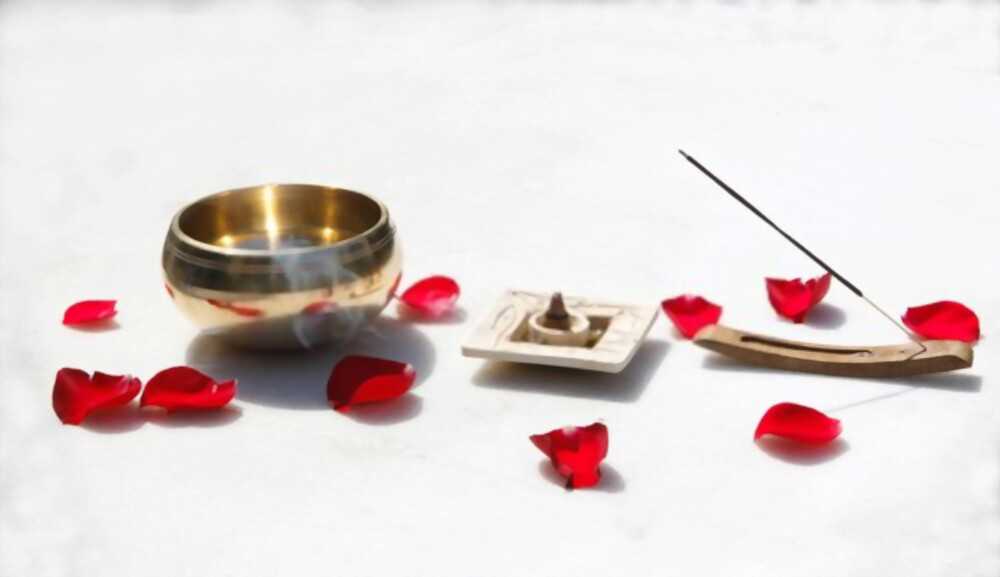 rose incense Release stress and cultivate inner peace with the gentle scent of rose incense.