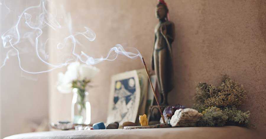 Musk incense create the scent Musk incense helps create the scent of musk in a natural way.