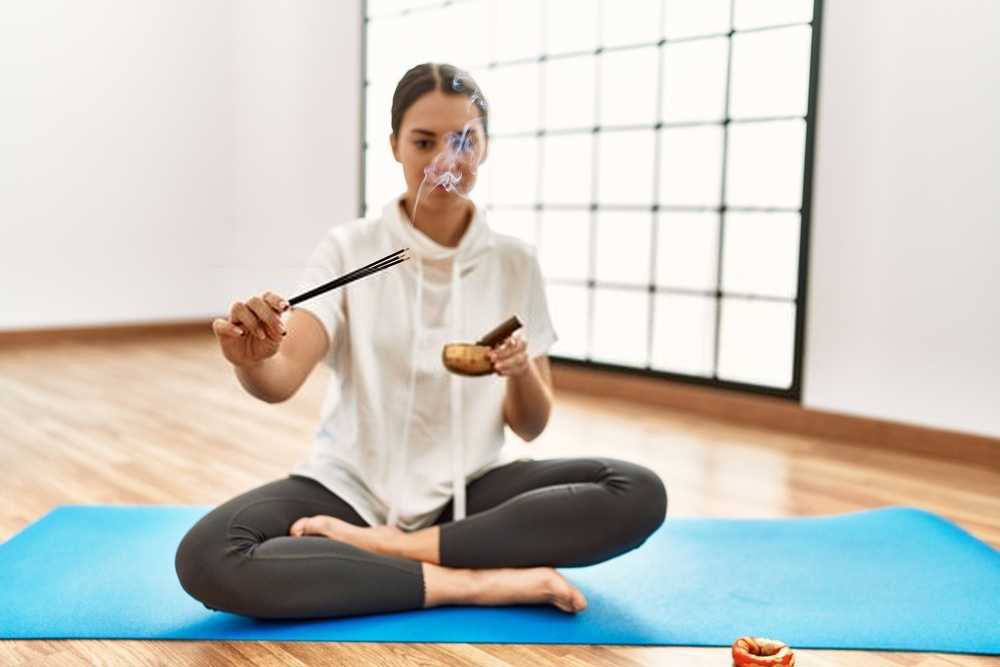 Rose incense has many health benefits.