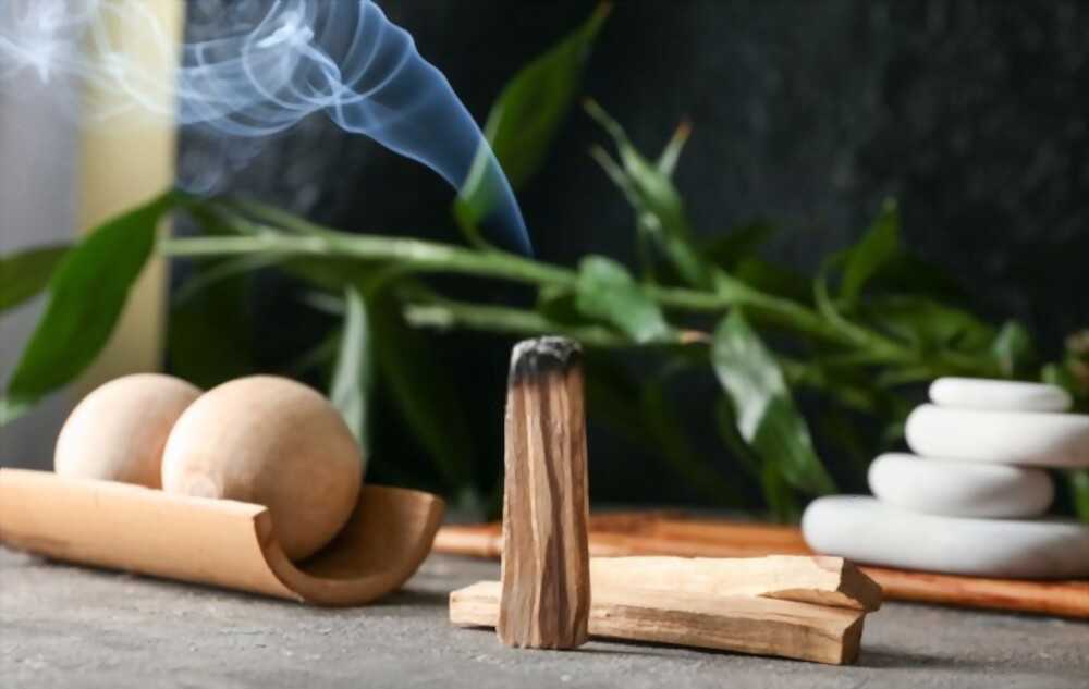 Keep your palo santo burning correctly with the correct woodworking technique!
