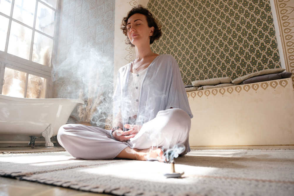 Ylang ylang incense has many health benefits Ylang ylang incense has many health benefits.