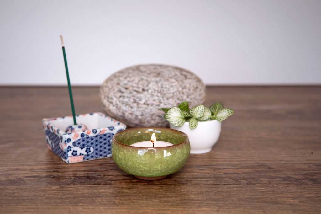 Vanilla incense relax and create a pleasant aroma Vanilla incense is often used to relax and create a pleasant aroma.