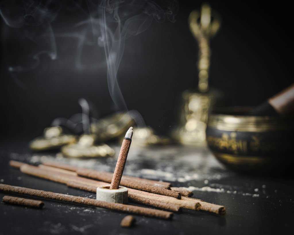 incense sticks is burning The scent of incense sticks can also depend a lot on each person's perception.