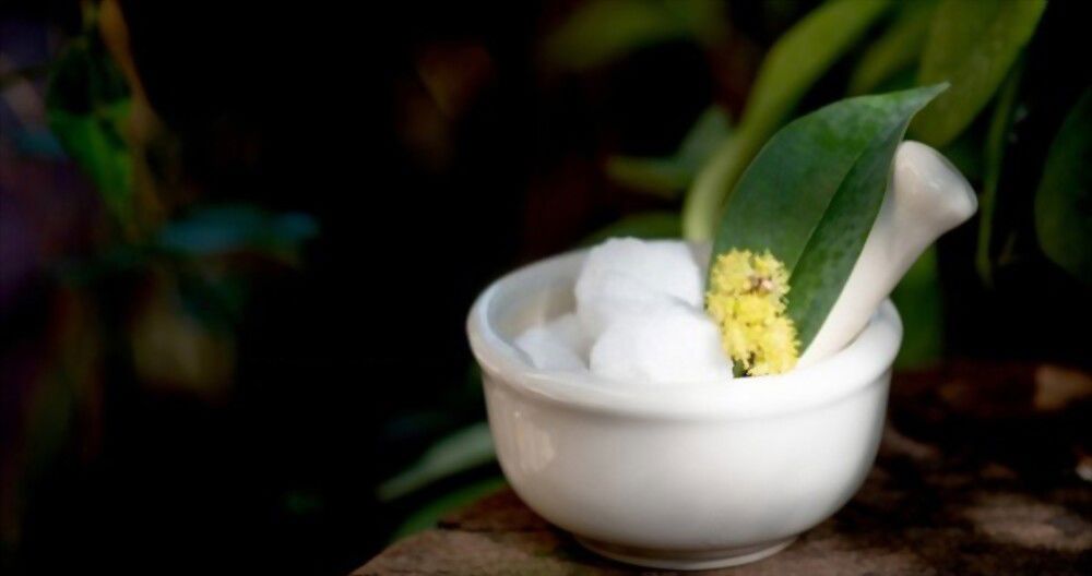 adding camphor to your rituals Make your spiritual journey even more meaningful by adding camphor to your rituals!