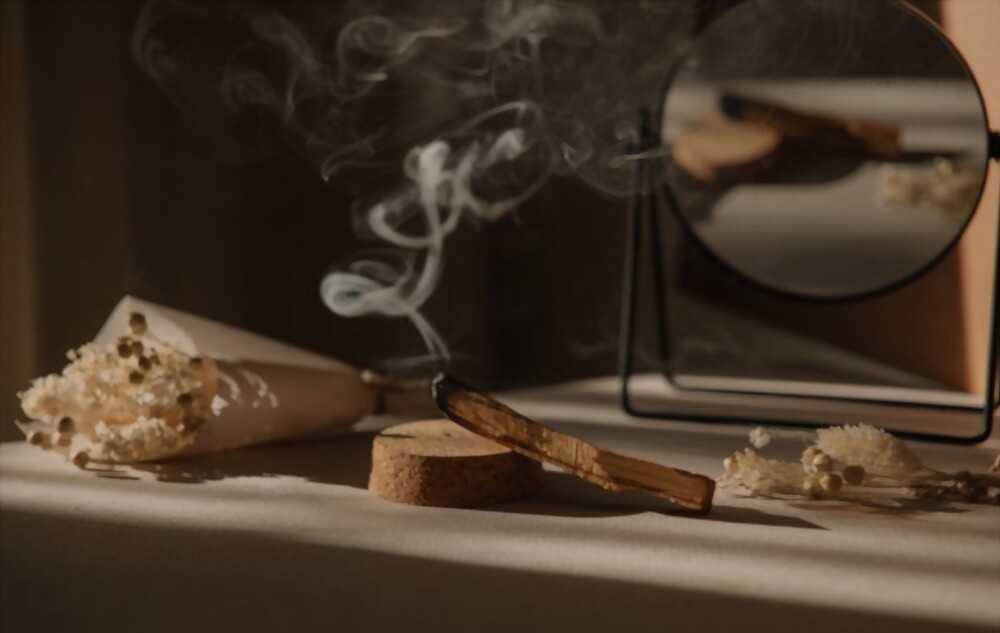 The Different Colors of Palo Santo Smoke and What They Mean