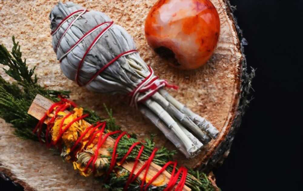 Similar to white sage, cedar is also very suitable for cleaning crystals.