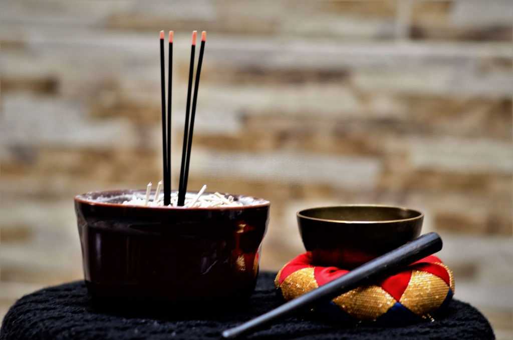 Coconut incense has sweet fragrance Coconut incense has a light, sweet fragrance.